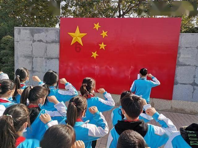 逃离倒影森林